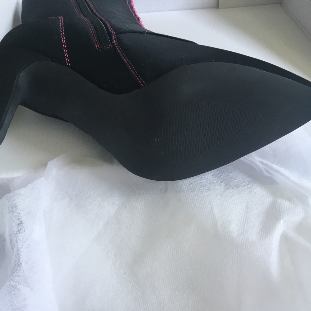 Poster Grl Black & Pink Stiletto Ankle Boots Dolls Kill BNIB - Picture 15 of 16